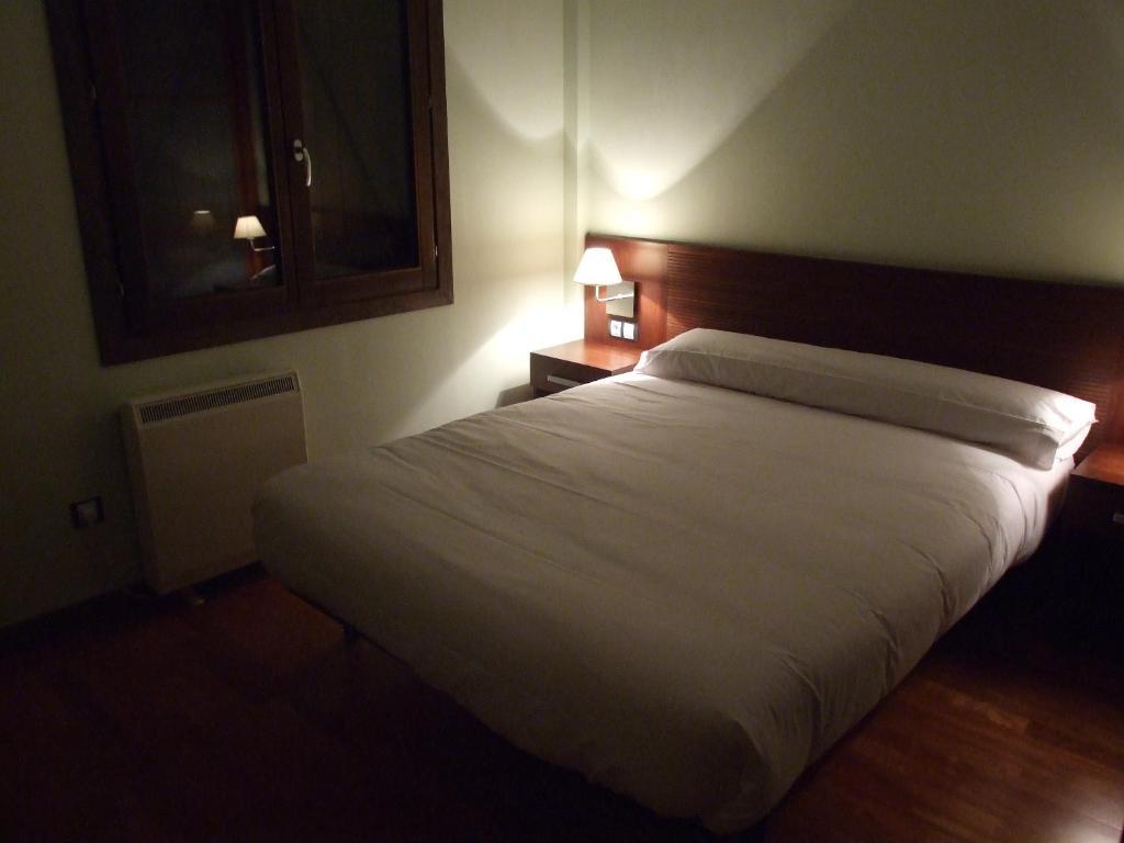 Roca Nevada Suites Villanua Room photo