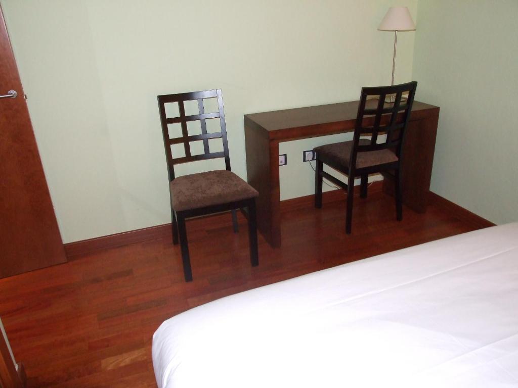 Roca Nevada Suites Villanua Room photo